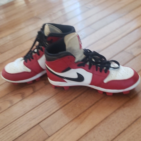 Men's Red and White Nike Air Jordan Baseball Cleats Size 8.5 - Picture 5 of 6